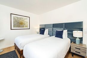 Ice House 317 2 Bedroom Condo by RedAwning