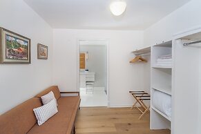 Ice House 317 2 Bedroom Condo by RedAwning