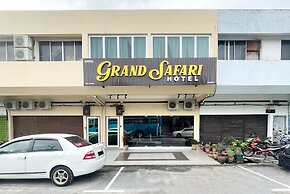 OYO 90369 Safari Hotel Lumut