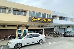 OYO 90369 Safari Hotel Lumut