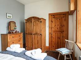 West Point Lynas Lighthouse Keeper's Cottage