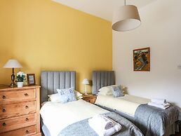 West Point Lynas Lighthouse Keeper's Cottage