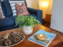 East Point Lynas Lighthouse Keeper's Cottage