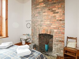 East Point Lynas Lighthouse Keeper's Cottage