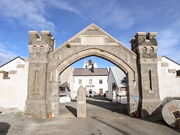 East Point Lynas Lighthouse Keeper's Cottage