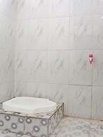 OYO Life 92509 Maulana Guest House Simpur