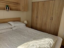 2 Brightholme 6 Berth With Decking & Enclosed Gard