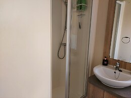 2 Brightholme 6 Berth With Decking & Enclosed Gard