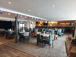 2 Brightholme 6 Berth With Decking & Enclosed Gard