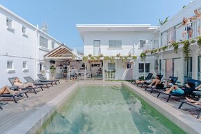 Surf Inn Boutique Backpackers