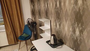 Midtown Hotel Apartments 404