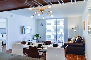 Exclusive condo at Brickell with pool