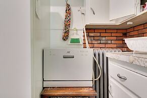 Idyllic Rochester Apartment: 2 Miles to Downtown!