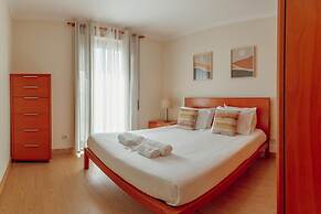 Bright Apartment by Homing