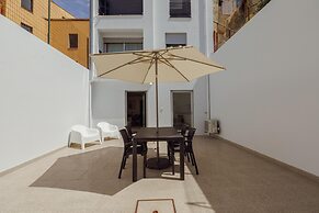 Stylish Apartment With Terrace by Homing