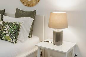 Stylish Apartment With Terrace by Homing