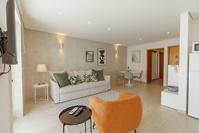 Stylish Apartment With Terrace by Homing