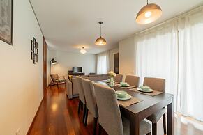 Modern Cedofeita by Homing