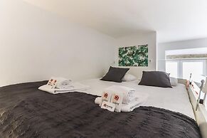 Santos Tiny Studio by Homing