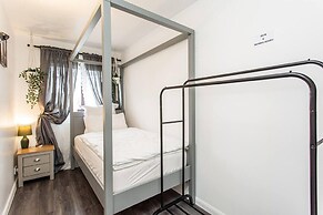 Immaculate 2-bed Apartment in Dagenham