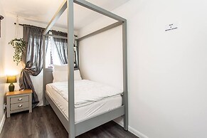 Immaculate 2-bed Apartment in Dagenham