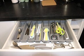 Immaculate 2-bed Apartment in Dagenham