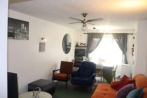 Immaculate 2-bed Apartment in Dagenham