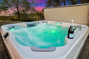 New Luxury Prescott Lynx B B 4k ft2 Sleeps 22