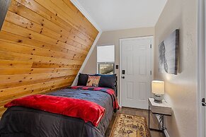 Spacious A-frame Pines Cabin 12 Beds Loft Game Room