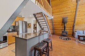 Spacious A-frame Pines Cabin 12 Beds Loft Game Room