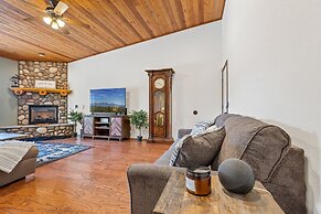 Spacious A-frame Pines Cabin 12 Beds Loft Game Room