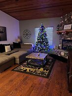 Spacious A-frame Pines Cabin 12 Beds Loft Game Room