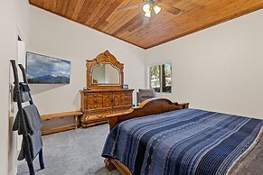 Spacious A-frame Pines Cabin 12 Beds Loft Game Room