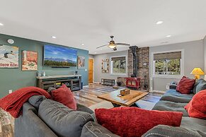 Spacious Canyon Peak Pine View Home Game Room Hot Tub