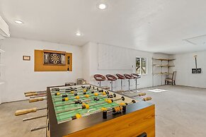 Spacious Canyon Peak Pine View Home Game Room Hot Tub