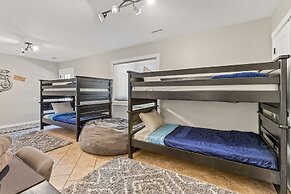 Spacious Canyon Peak Pine View Home Game Room Hot Tub