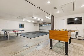Spacious Canyon Peak Pine View Home Game Room Hot Tub