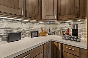 Spacious Canyon Peak Pine View Home Game Room Hot Tub