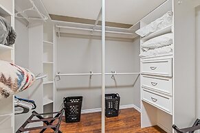 Spacious Canyon Peak Pine View Home Game Room Hot Tub