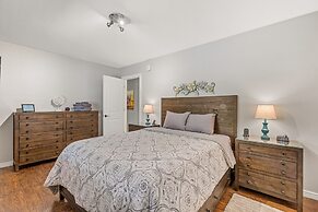 Spacious Canyon Peak Pine View Home Game Room Hot Tub