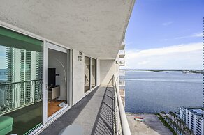 Amazing High Rise at Brickell with pool