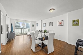 Amazing High Rise at Brickell with pool