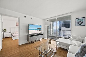 Amazing High Rise at Brickell with pool