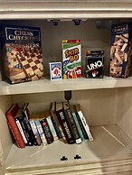 Kiss the Wave - Spacious 4BR 3BA w Pool hot tub