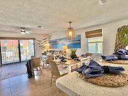 Pier Pressure Beachfront w Pool