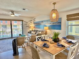 Pier Pressure Beachfront w Pool