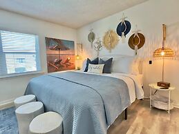 Pier Pressure Beachfront w Pool