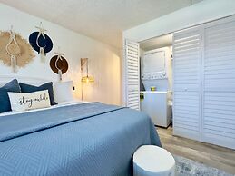 Pier Pressure Beachfront w Pool