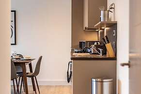 Sevenstays Ashford - 2BR Luxury Apartments