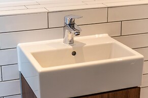 Sevenstays Ashford - 2BR Luxury Apartments